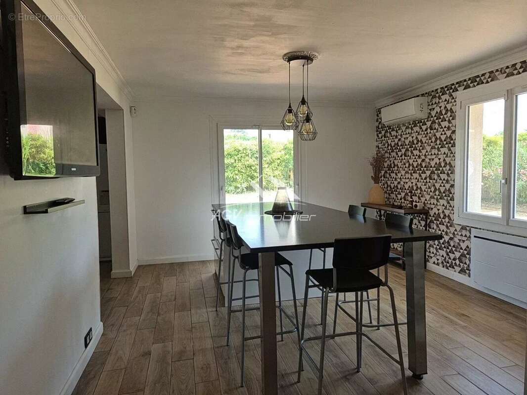 Maison à SAINT-HILAIRE-DE-BRETHMAS