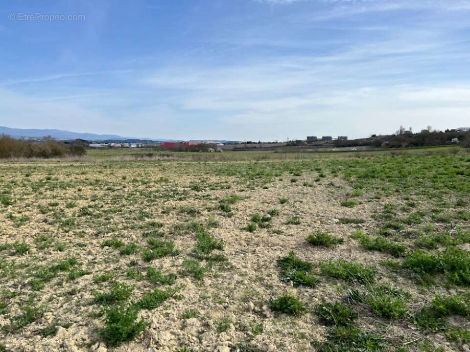 Terrain à CARCASSONNE