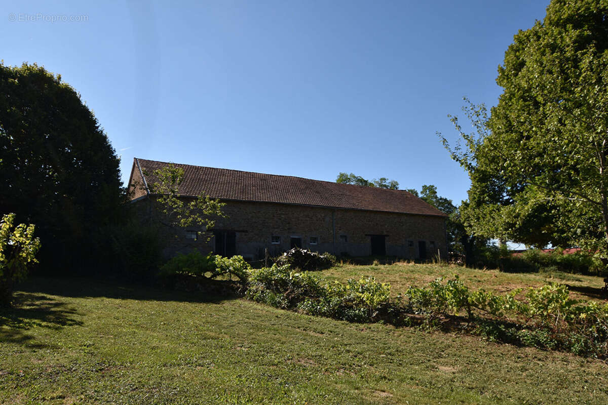 Maison à LE MAYET-DE-MONTAGNE