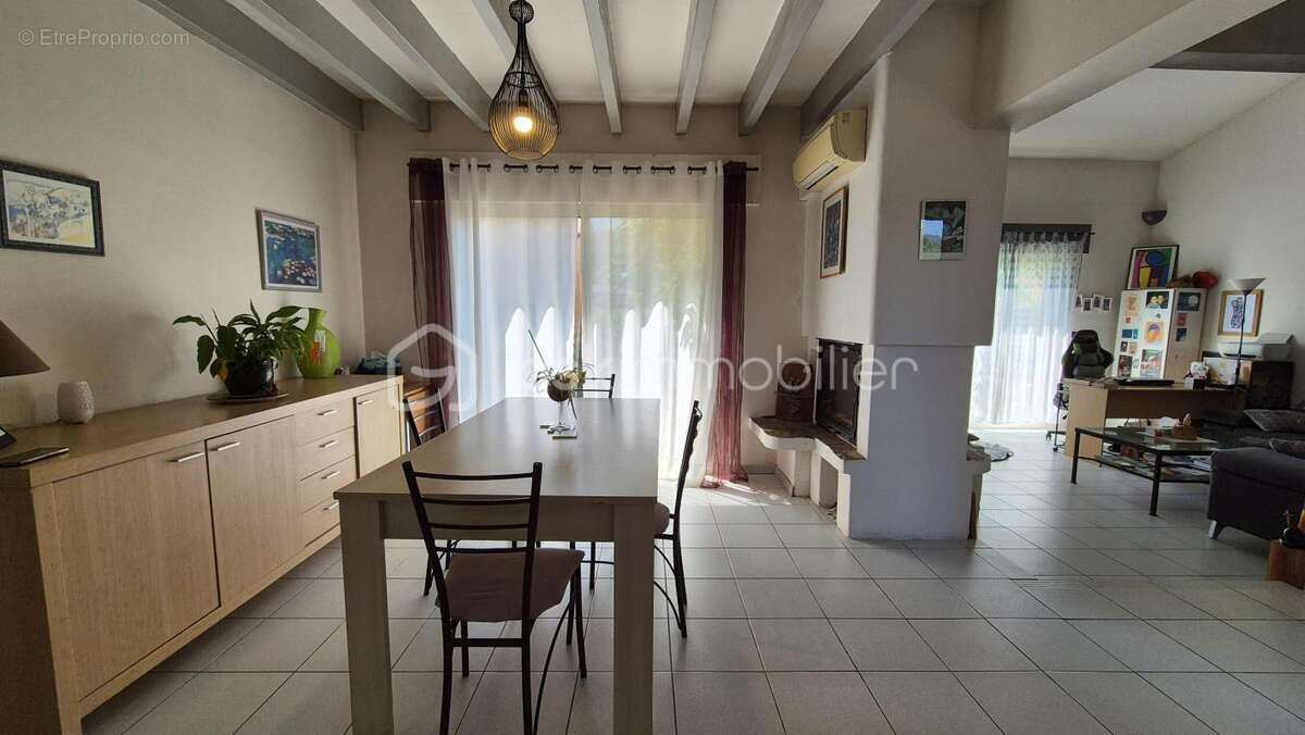 A vendre maison 3 faces de 131m² sur terrain de 336m² a ceret - trois chambres - garage - climatisation reversible - vue sur le  - photo 5