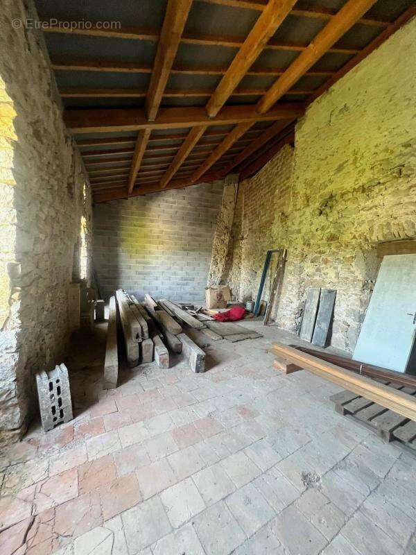Maison à BERRIAS-ET-CASTELJAU