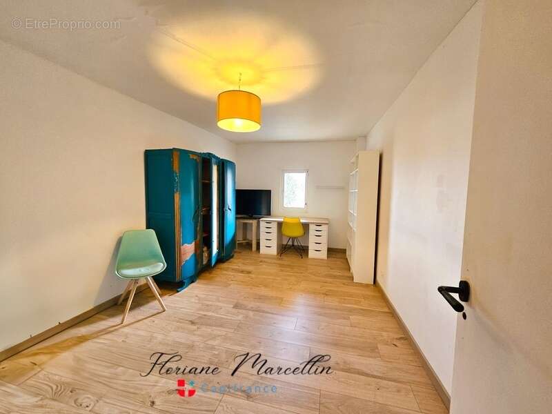 Appartement à PERS-JUSSY