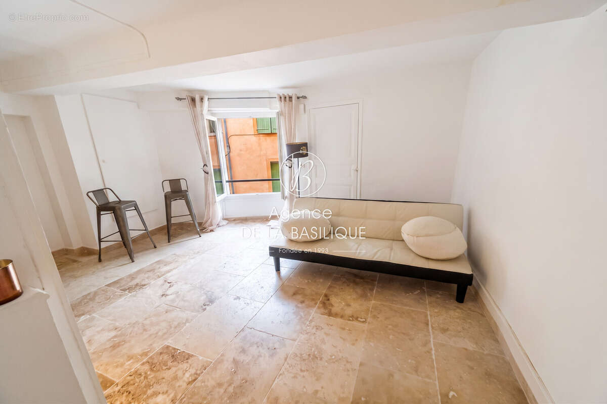 Maison 62 m² à Saint-Maximin-La-Sainte-Baume  - photo 2