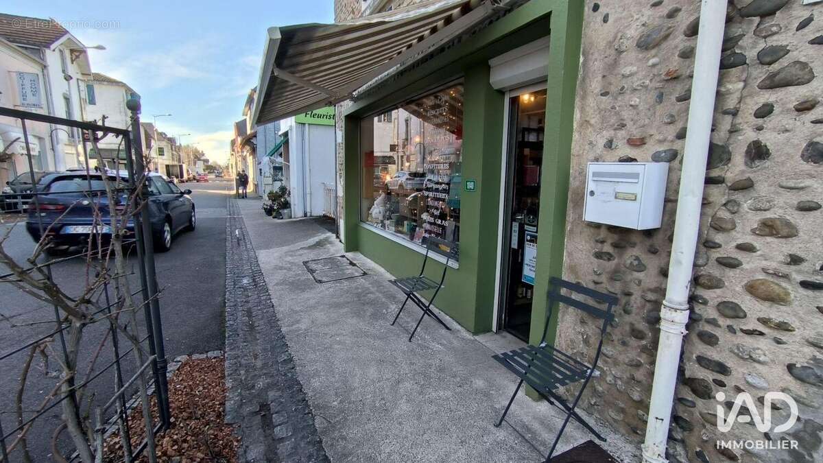 Photo 2 - Commerce à ARTIX