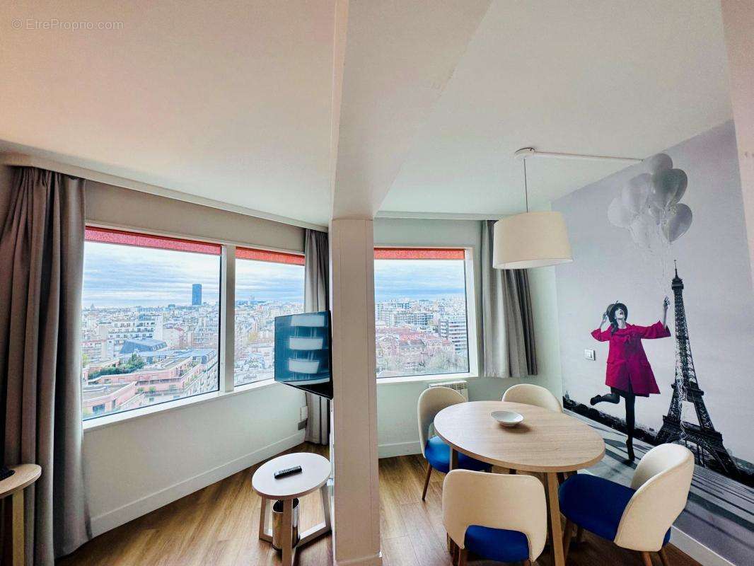 Appartement à PARIS-15E