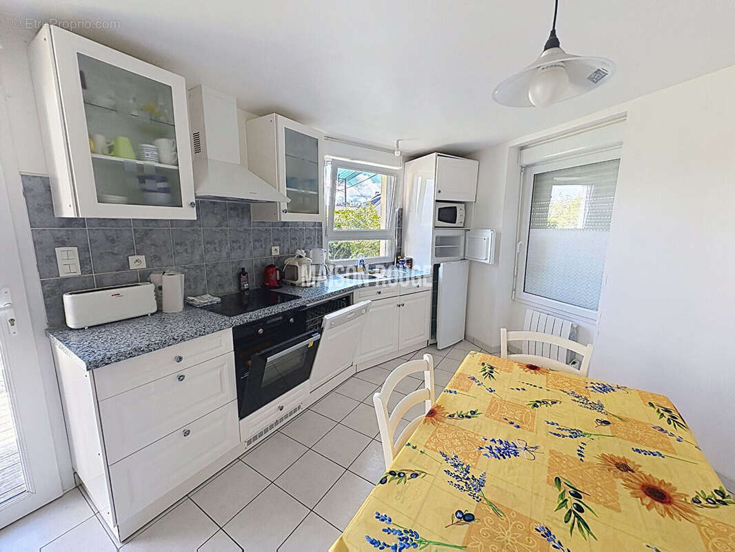 Maison en pierre rénovée avec gîte indépendant à vendre à Binic dans un environnement calme proche du centre - photo 25