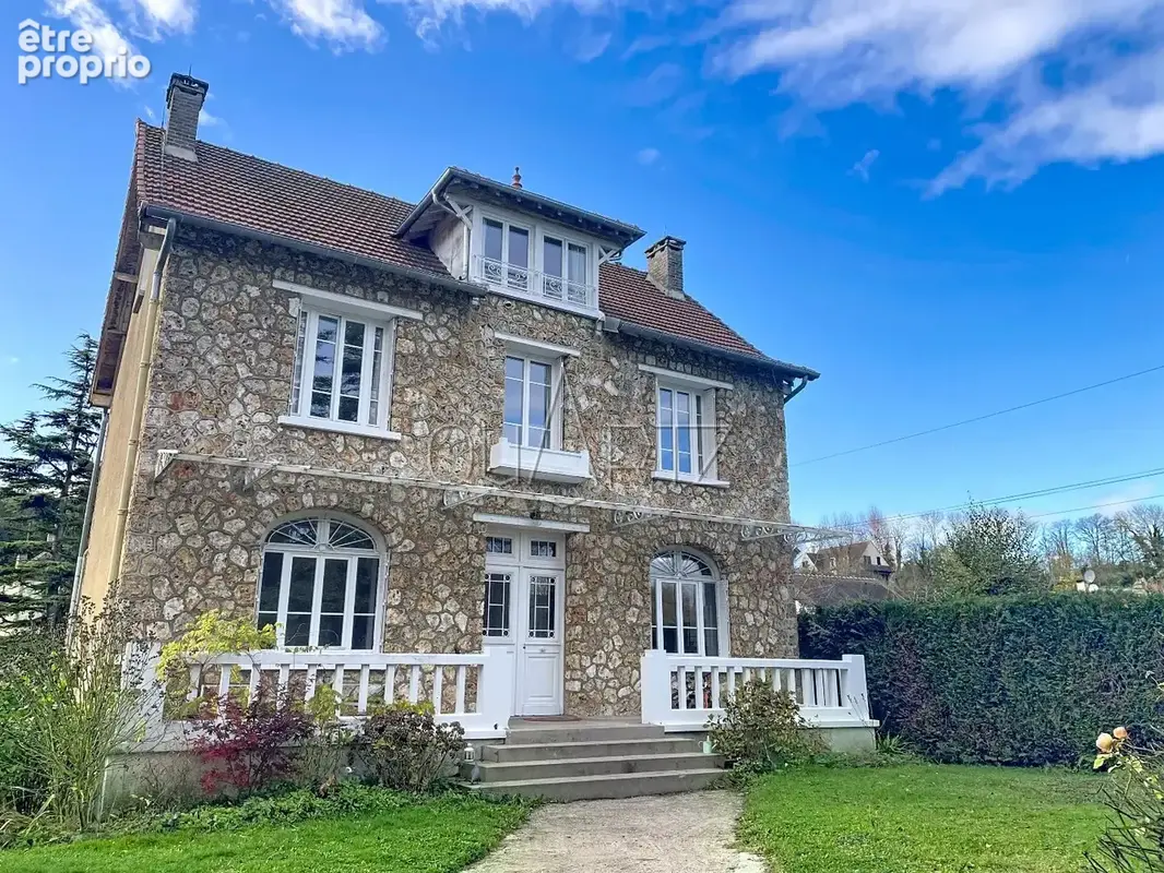 Photo Maison à Marines au prix de 550 000€