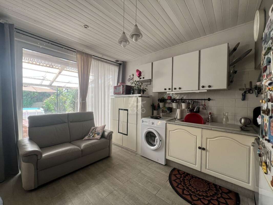 Maison à BORMES-LES-MIMOSAS