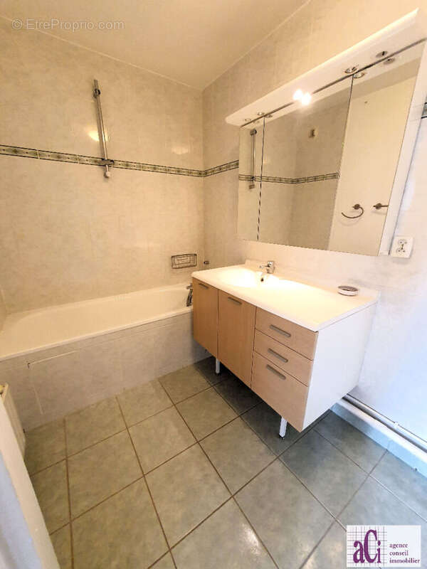 Appartement à FRESNES