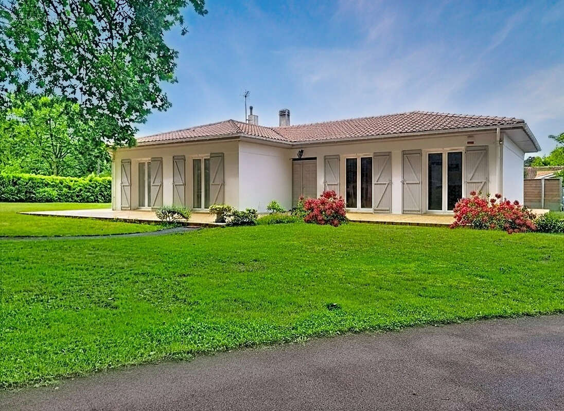 Maison Le Pian Medoc 5 pièce(s) 112 m2 - photo 2