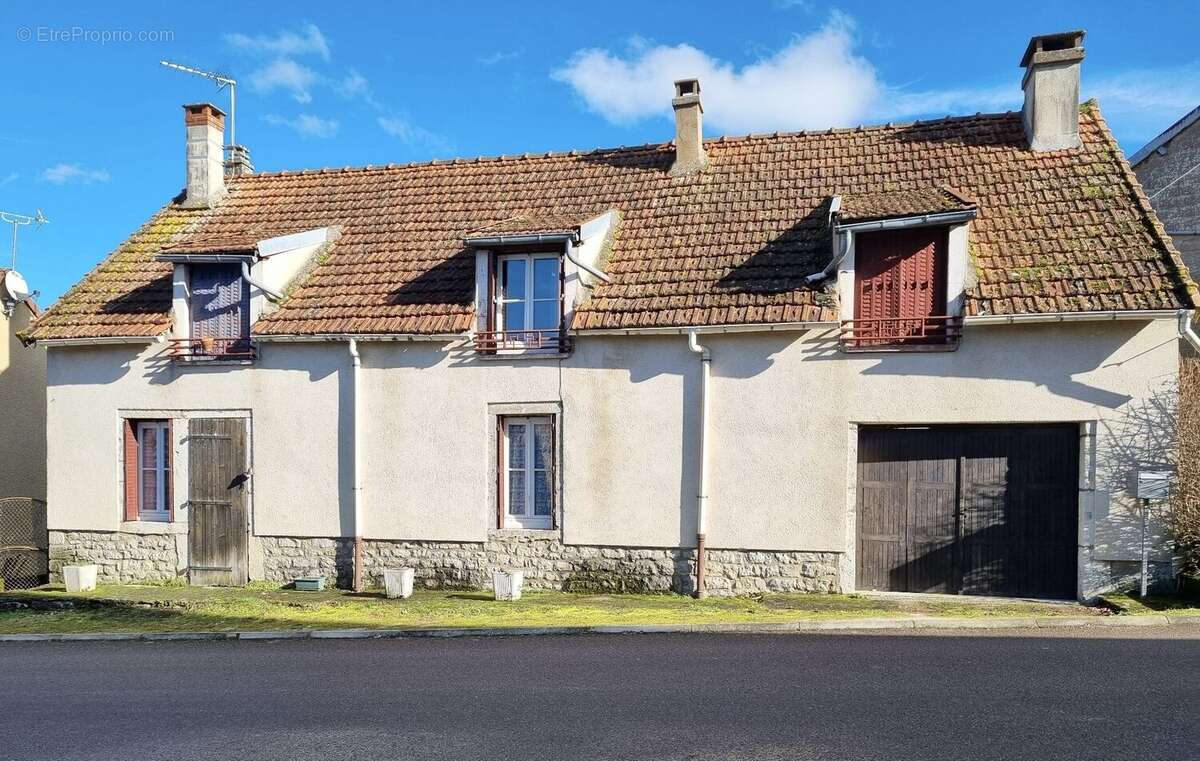 Maison à SAINT-THIBAULT