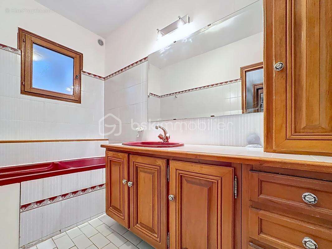 Maison à CHAMP-SUR-DRAC