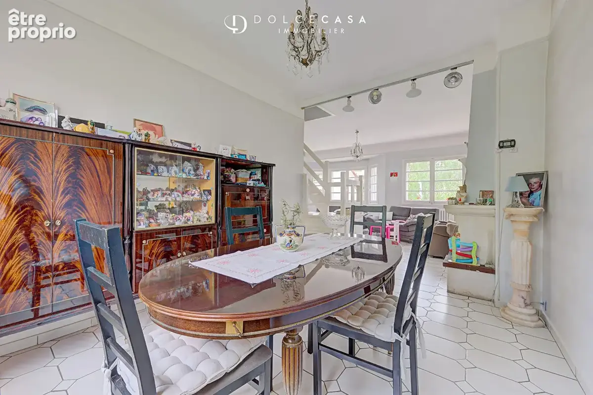 Maison familiale .Quartier Foch .Terrain 1 260 m² . 3 chambres . Sous-sol total - photo 6