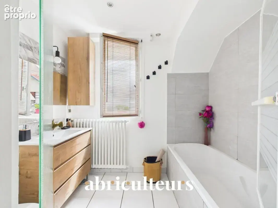 Maison familiale 7 pièces – Jardin sans vis-à-vis, grand garage et potentiel d’aménagement – Châtillon - photo 12