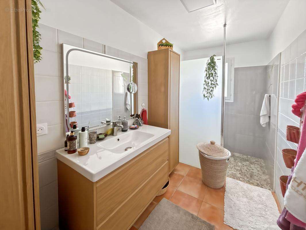  à vendre – capestang – maison rénovée avec jardin & garage - photo 9