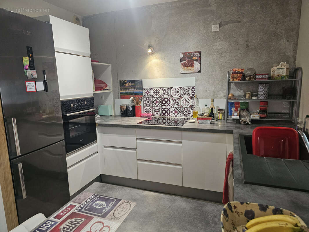 Appartement à LA ROQUE-D'ANTHERON