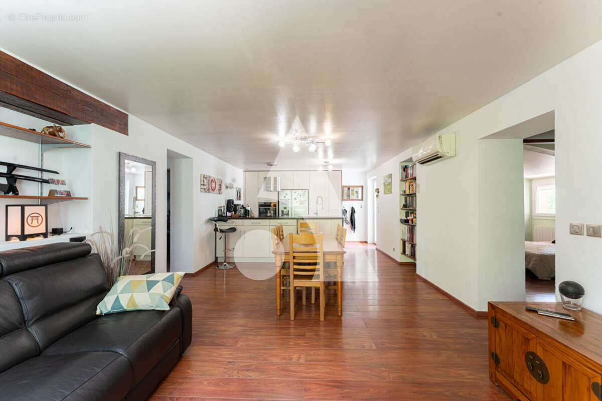 Maison à LE THOLONET