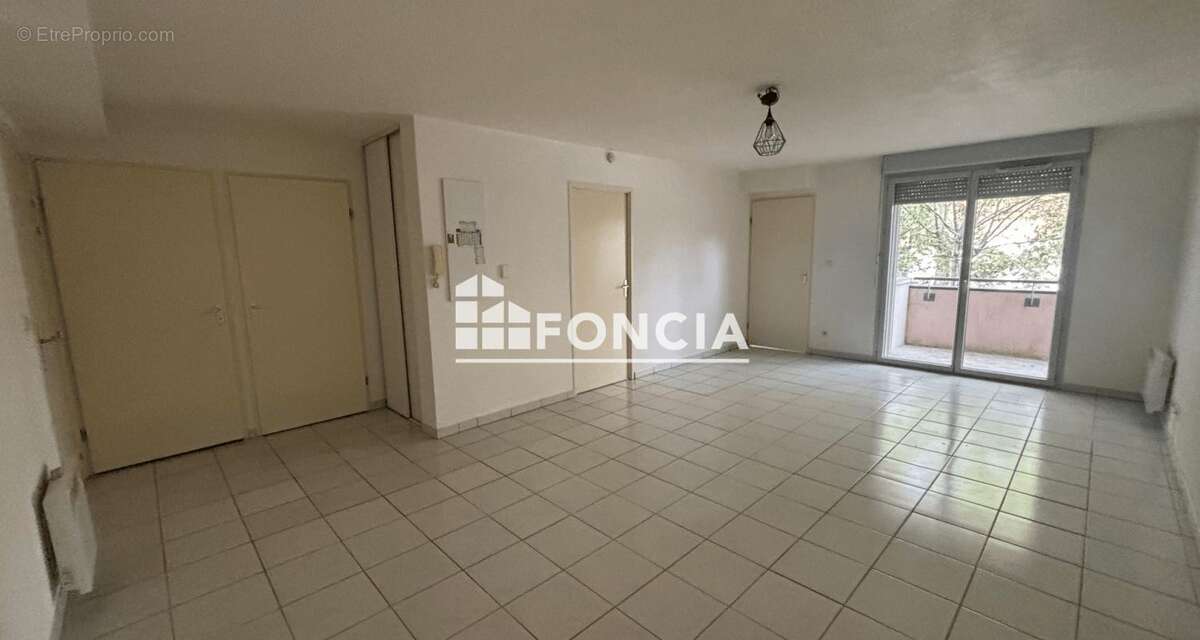 Appartement à FONBEAUZARD