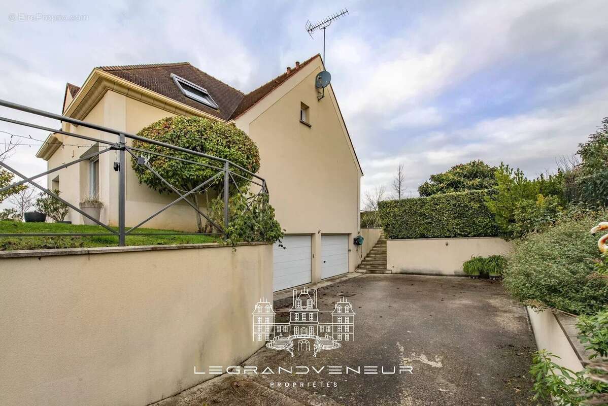 Maison à FONTAINEBLEAU