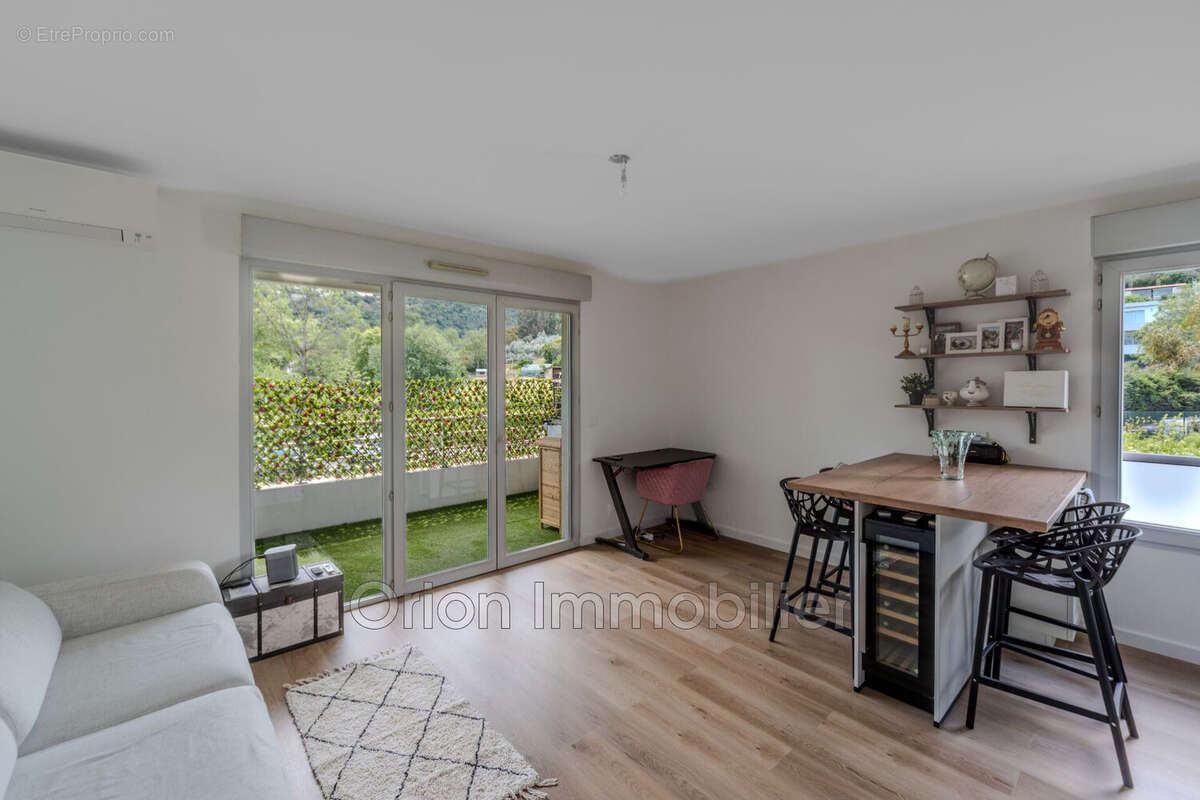 Appartement à MANDELIEU-LA-NAPOULE