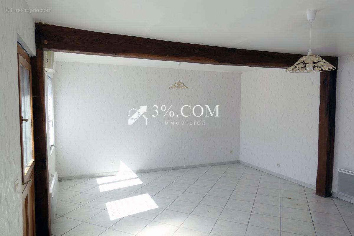 Maison à BURES-EN-BRAY