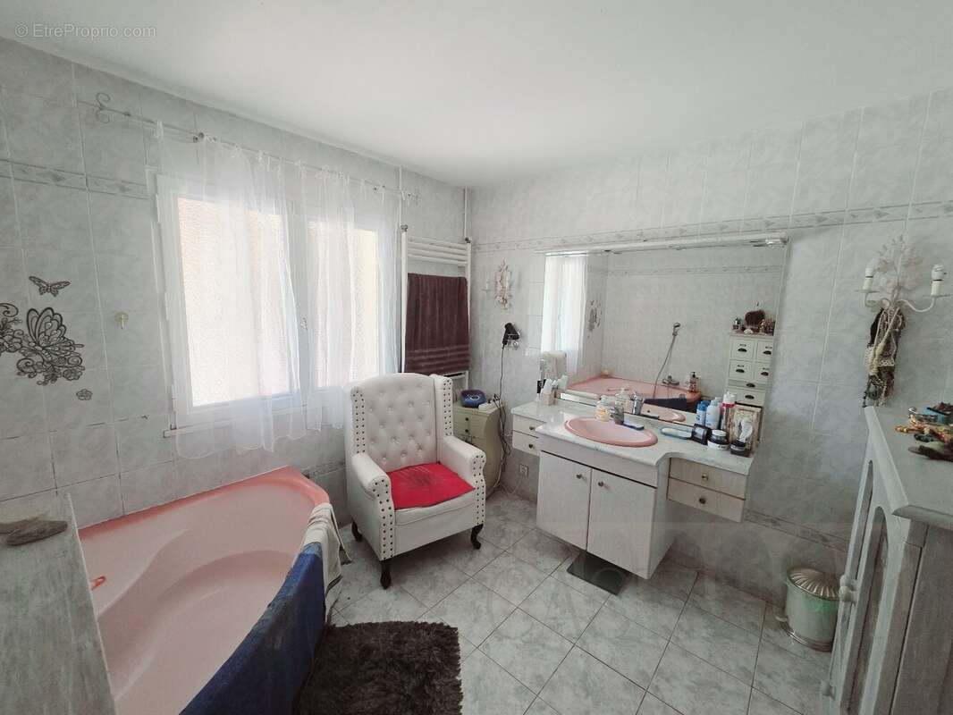 Maison à RESTINCLIERES