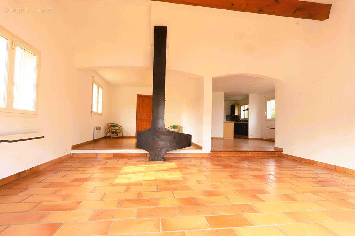 Maison à MAUGUIO