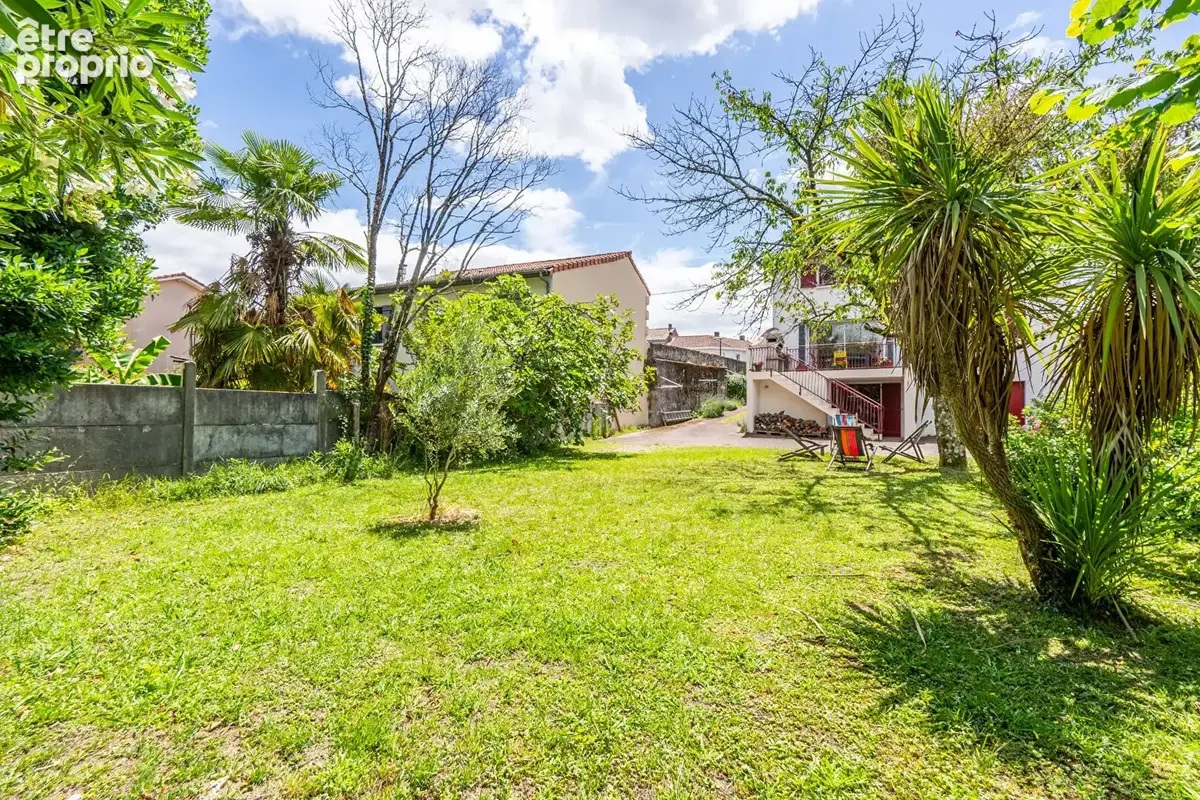 Bègles Proche Barrière - Maison de 188m² avec jardin et garage - photo 18