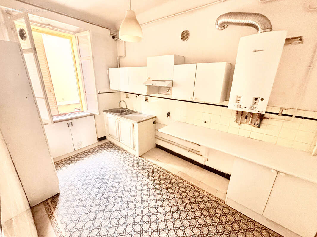 Cannes centre  t4 sud 151m2 bourgeois rez de jardin terrasse 97m2, garage - photo 11