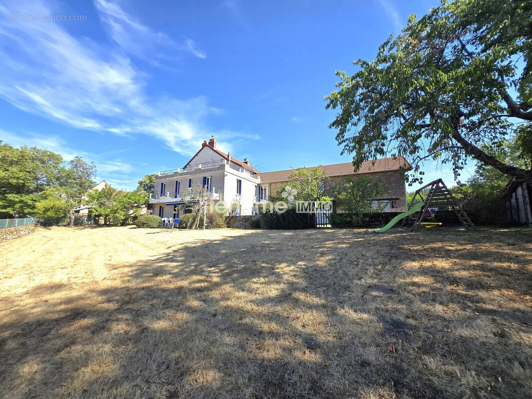 Maison à CHAMPAGNAT