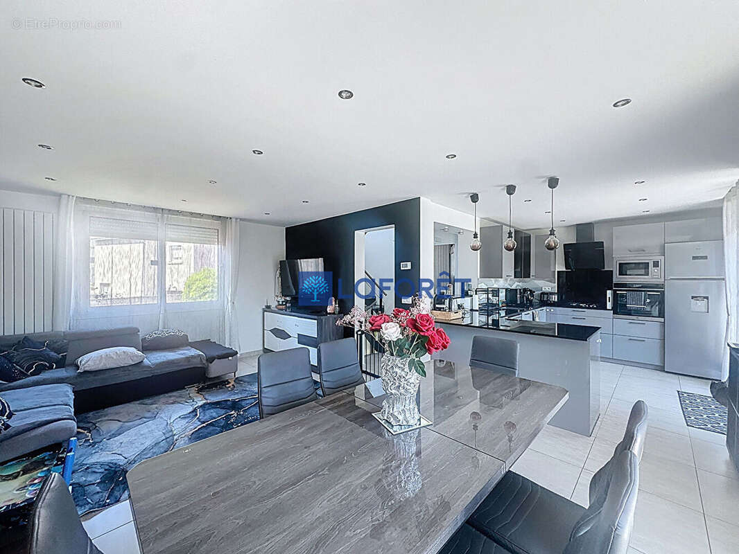 Maison à SAVIGNY-SUR-ORGE