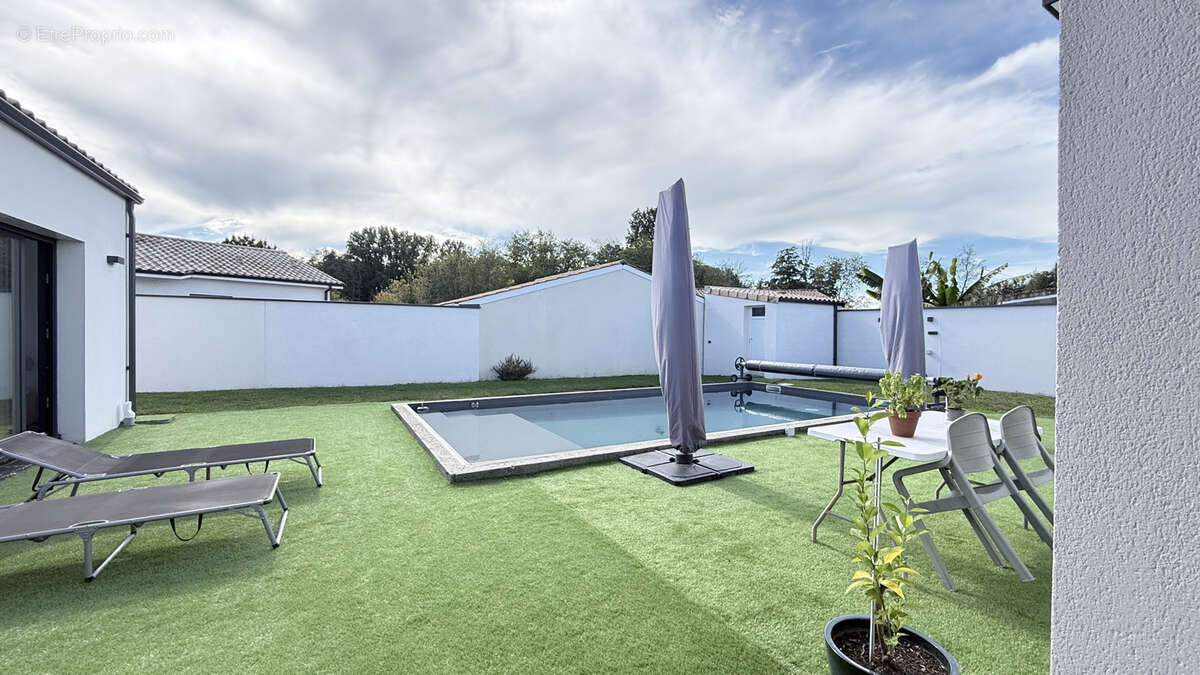 Maison à SAINT-SULPICE-ET-CAMEYRAC