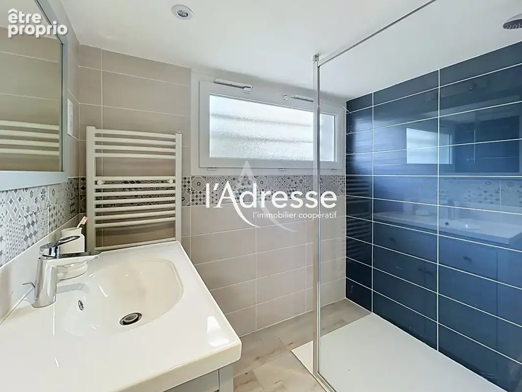 SAINT-AVERTIN - Maison entièrement rénovée de 111m² avec 4 chambres et sous-sol aménagé - photo 8