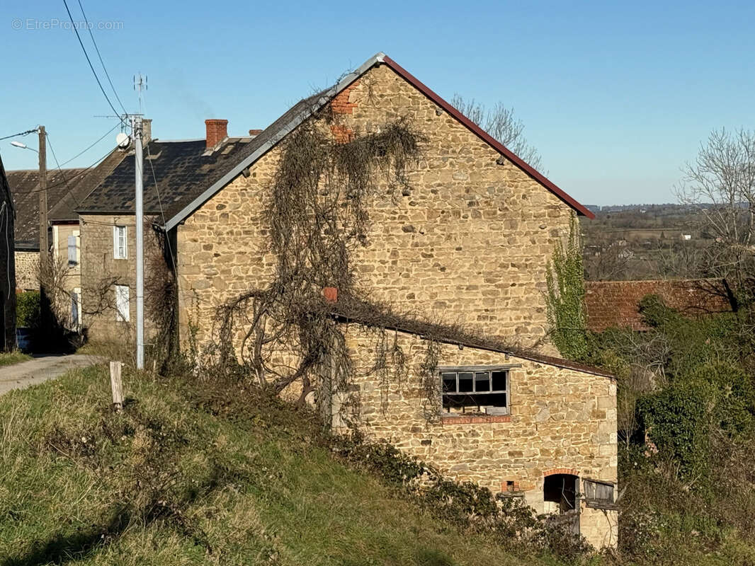 Maison à BUSSIERES