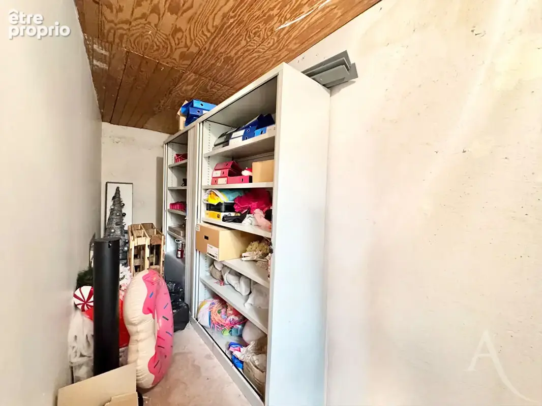 Local commercial déjà loué (rentabilité de 11%) avec annexes + caves - photo 12