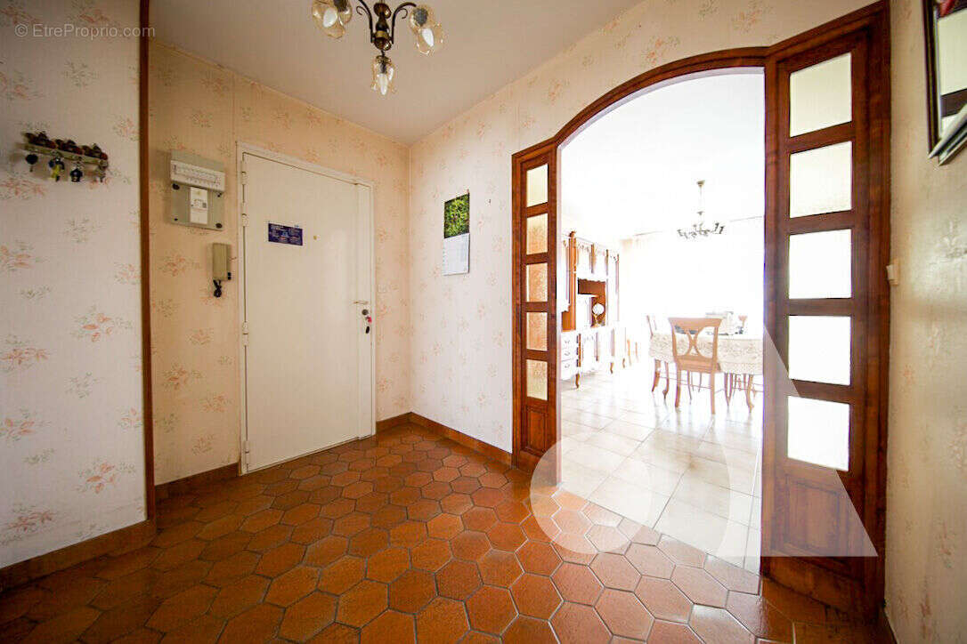 Appartement à SAINT-PIERRE-DU-PERRAY