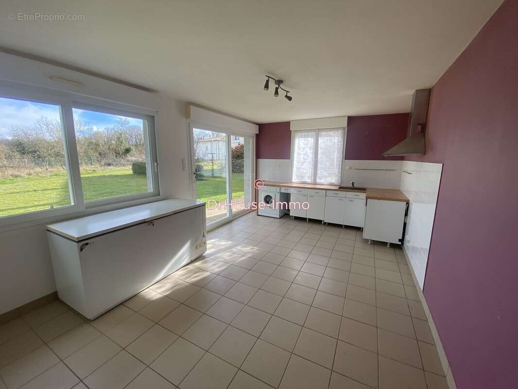 Maison à MIGNALOUX-BEAUVOIR