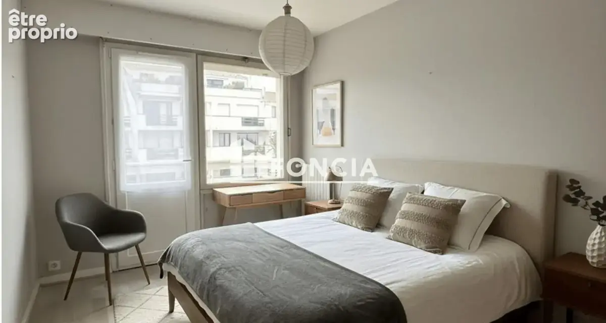 CHARME ET EMPLACEMENT PRIVILÉGIÉ – T4 de 91 m² avec balcon, à proximité du Vieux-Port – Idéal pour votre résidence principale - photo 5