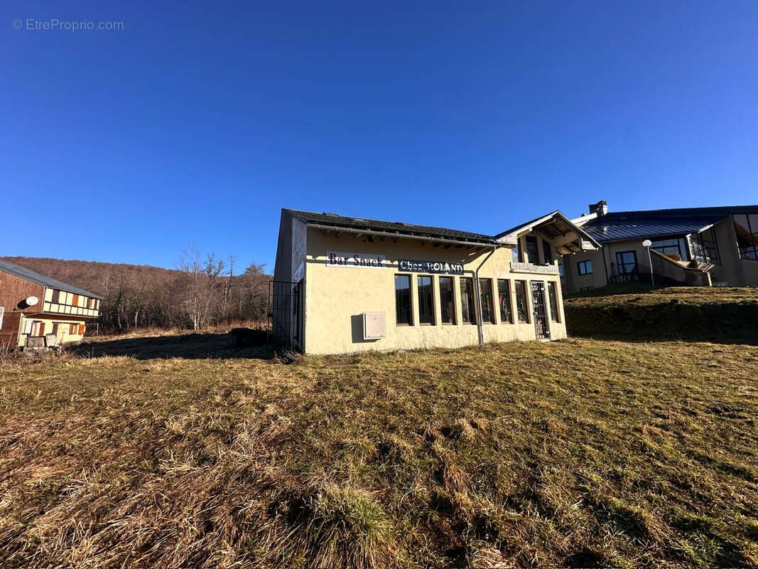 Commerce à PRADES-D'AUBRAC