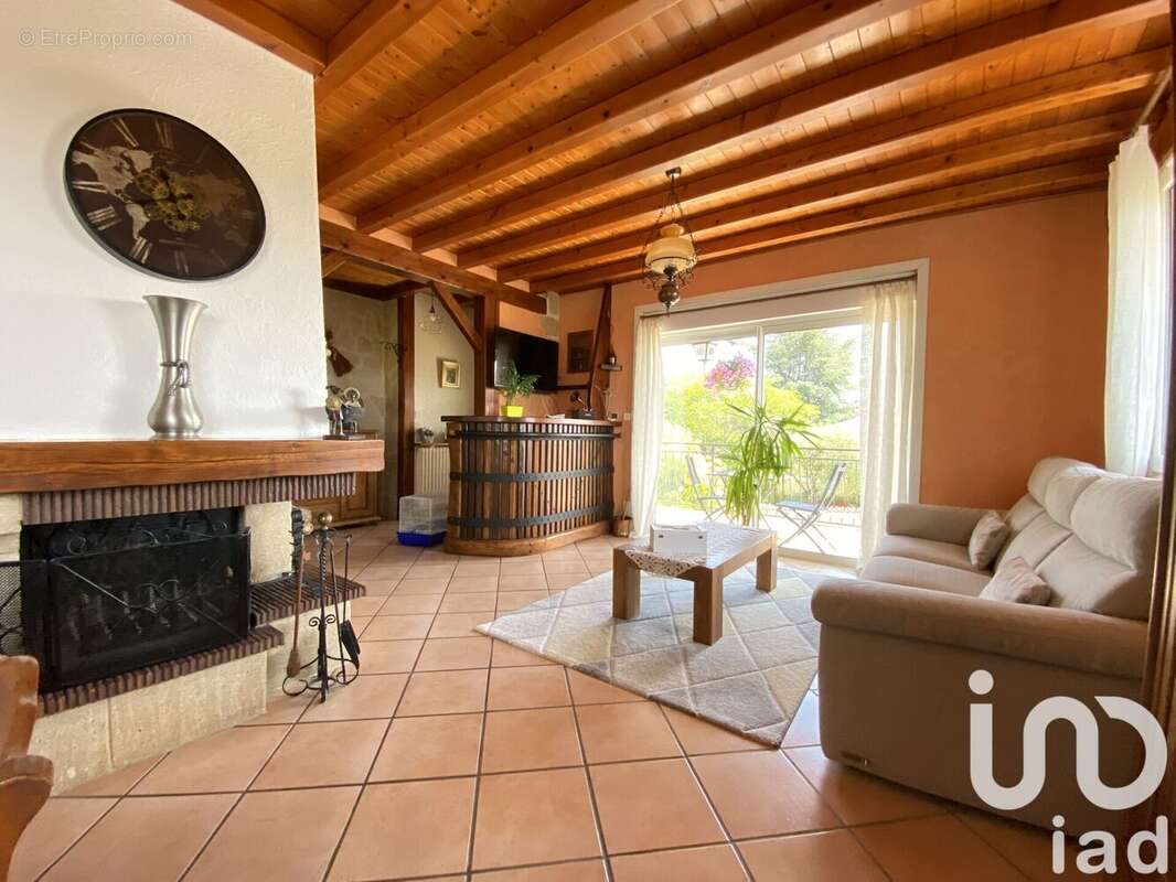 Photo 2 - Maison à GOND-PONTOUVRE