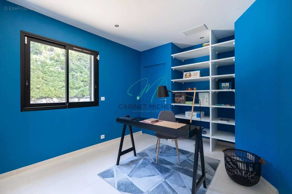 Maison à ROQUEFORT-LES-PINS