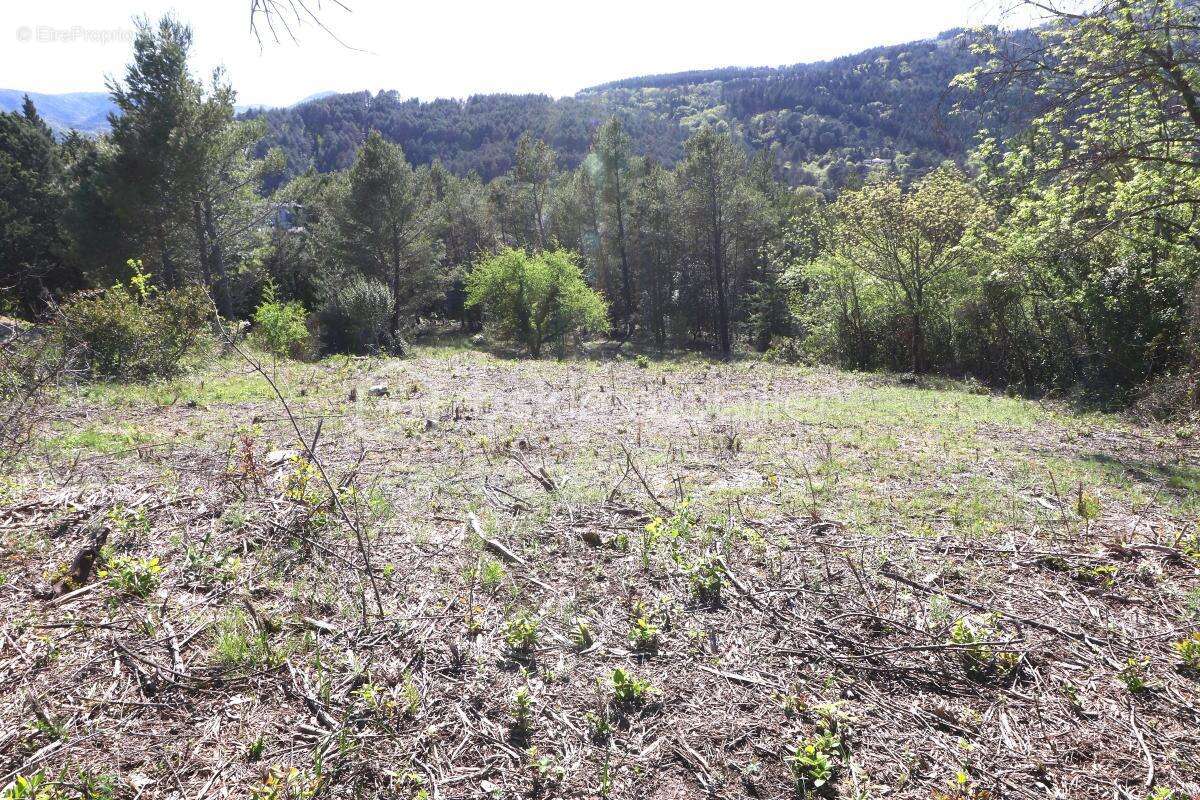 Terrain à LAMALOU-LES-BAINS