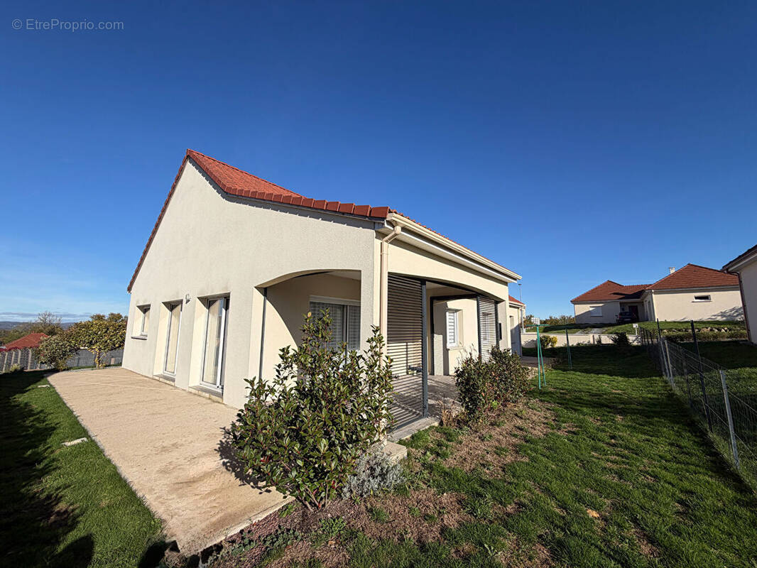 Maison à SAINTE-FEYRE