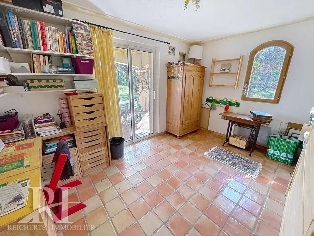 Maison à SAINT-CEZAIRE-SUR-SIAGNE