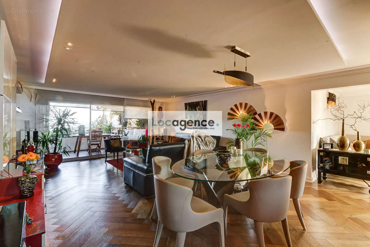 Appartement à MANDELIEU-LA-NAPOULE