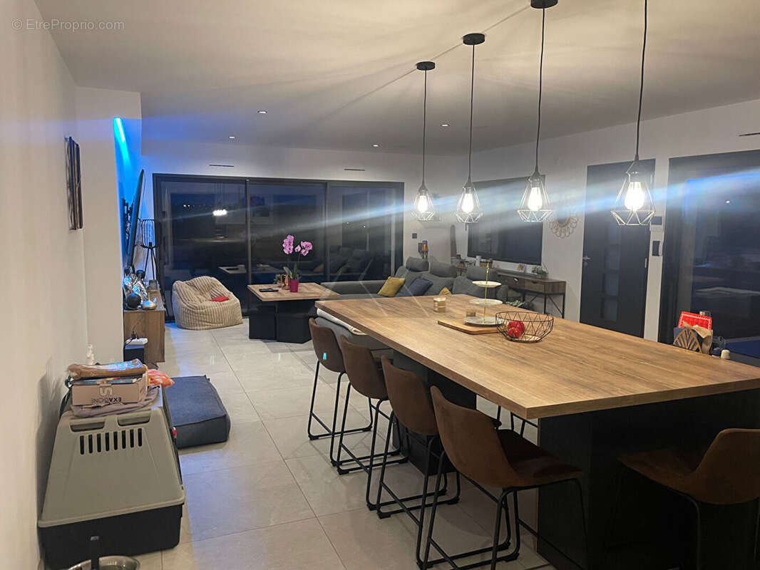 Maison à LE RELECQ-KERHUON