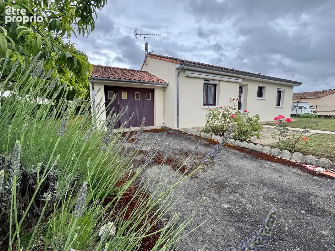 Photo 1 - Maison à LENCLOITRE