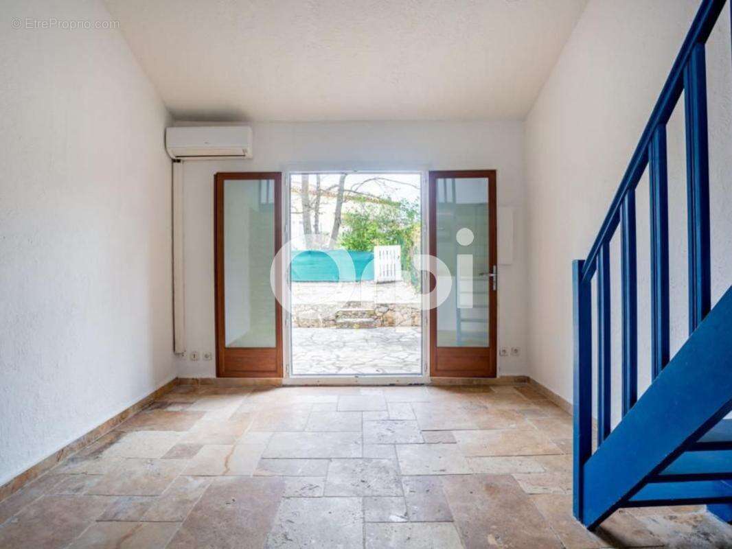 Maison à TOURRETTES