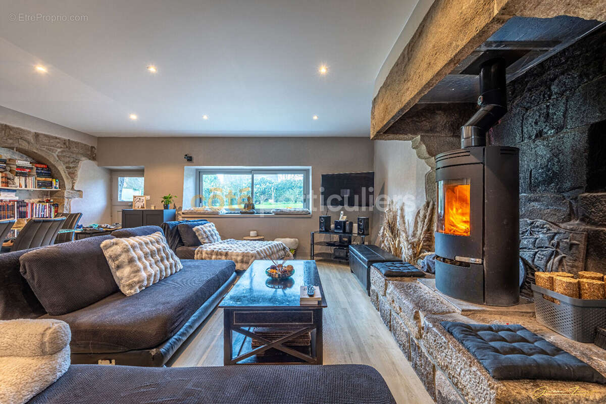 Maison à LA VILLE-ES-NONAIS