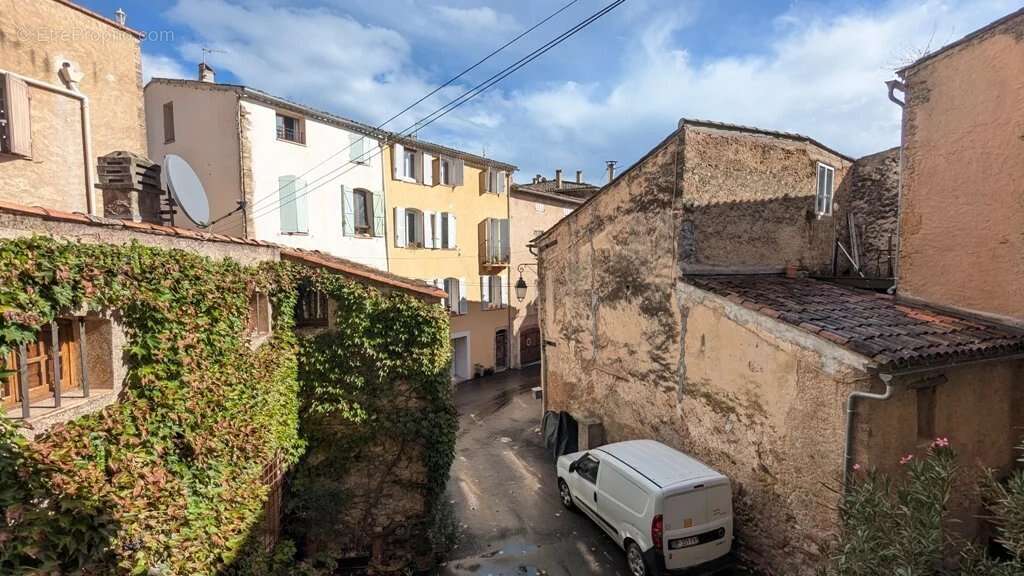 Appartement à COTIGNAC